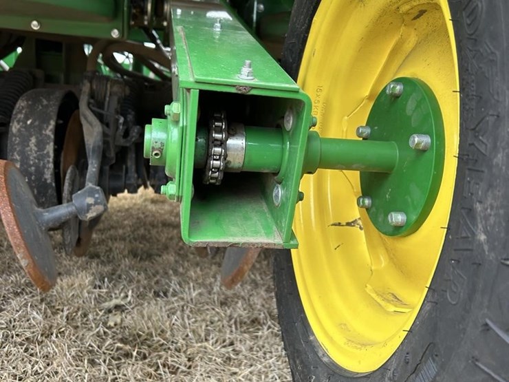 2014-john-deere-1990ccs-image-38