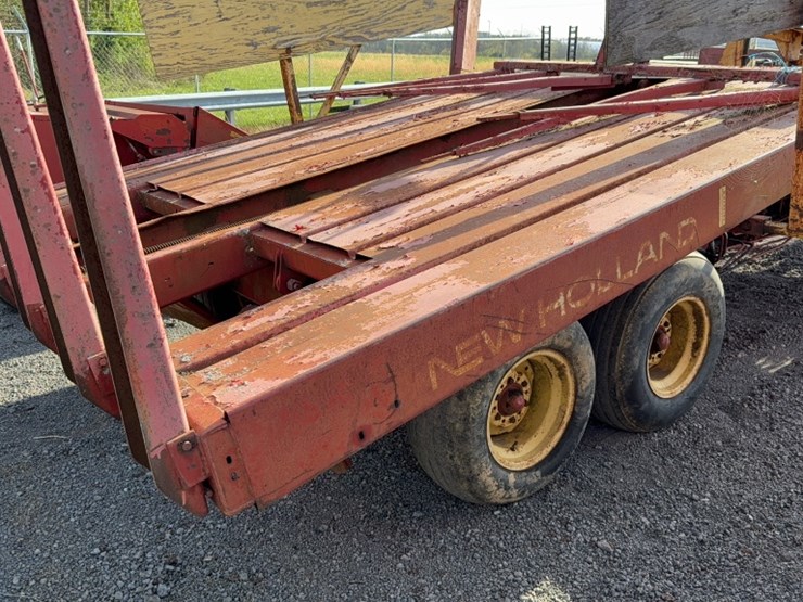 new-holland-1033-image-5