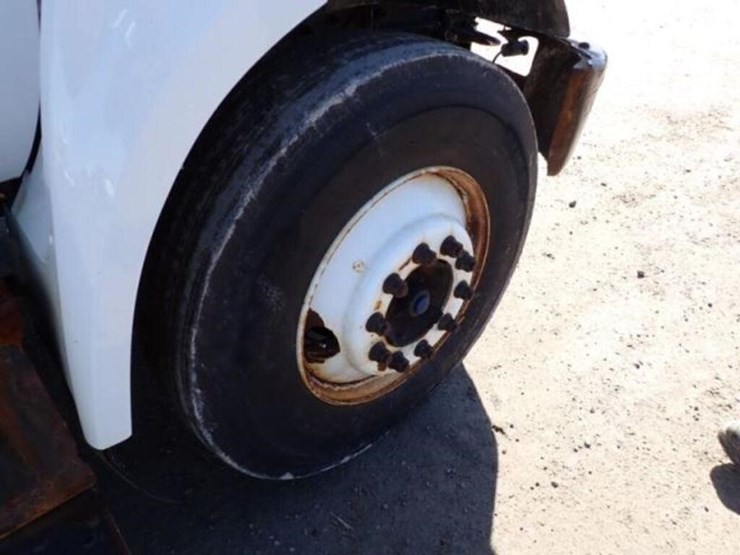 2016-ford-f650-image-32