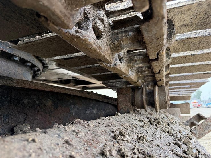 2015-volvo-ec220dlr-image-13