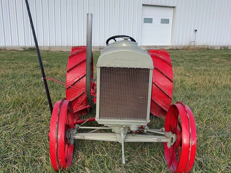 1921-fordson-tractor-image-8