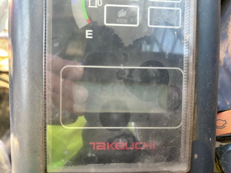 2013-takeuchi-tl12-image-20