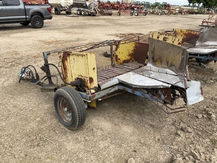 new-holland-5'-pull-hyd.-hay-turner-image-4