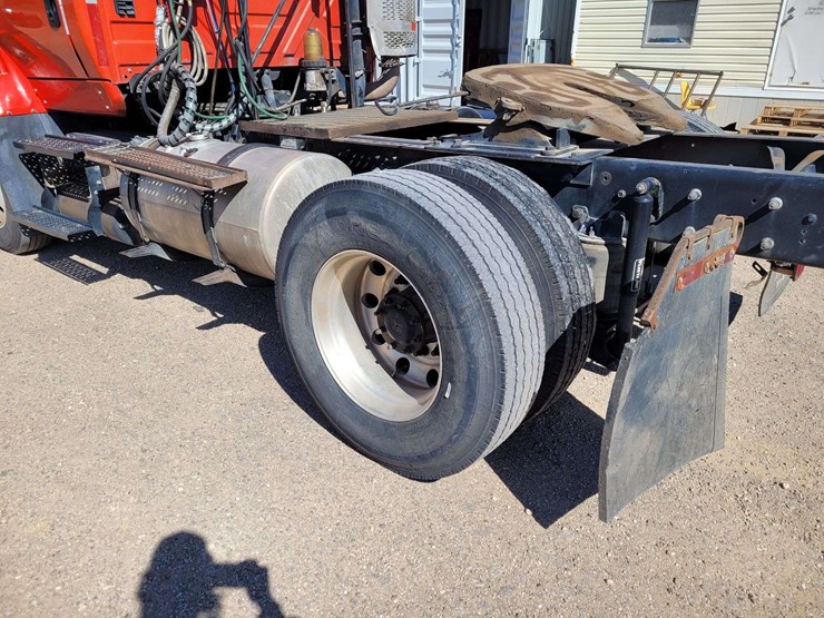 2009-international-tractor-truck-image-12