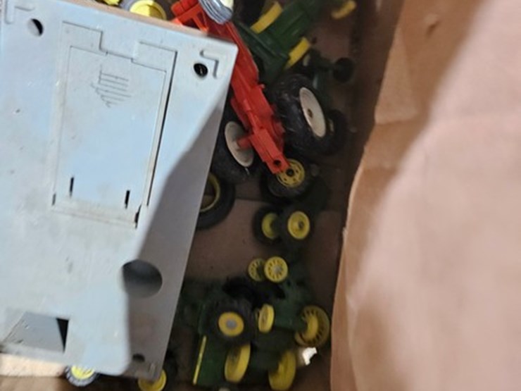 #973-•-box-of-assorted-small-toy-tractors-image-7