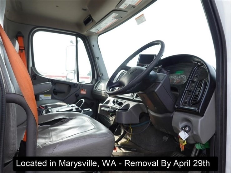 2020-freightliner-m2-106-image-14