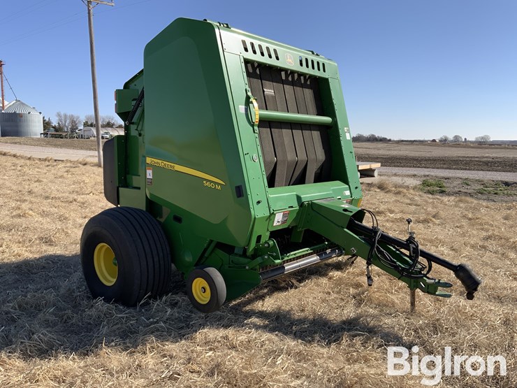 2019-john-deere-560m-image-3