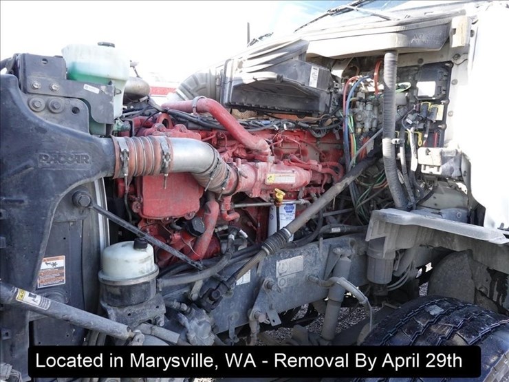 2015-peterbilt-567-image-7