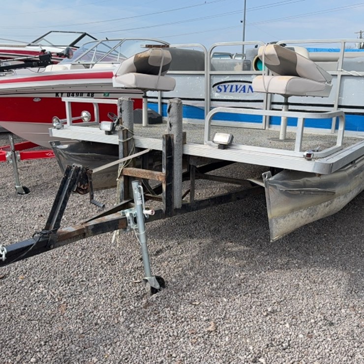 #4007 • 1990 SYLVAN 20' PONTOON BOAT