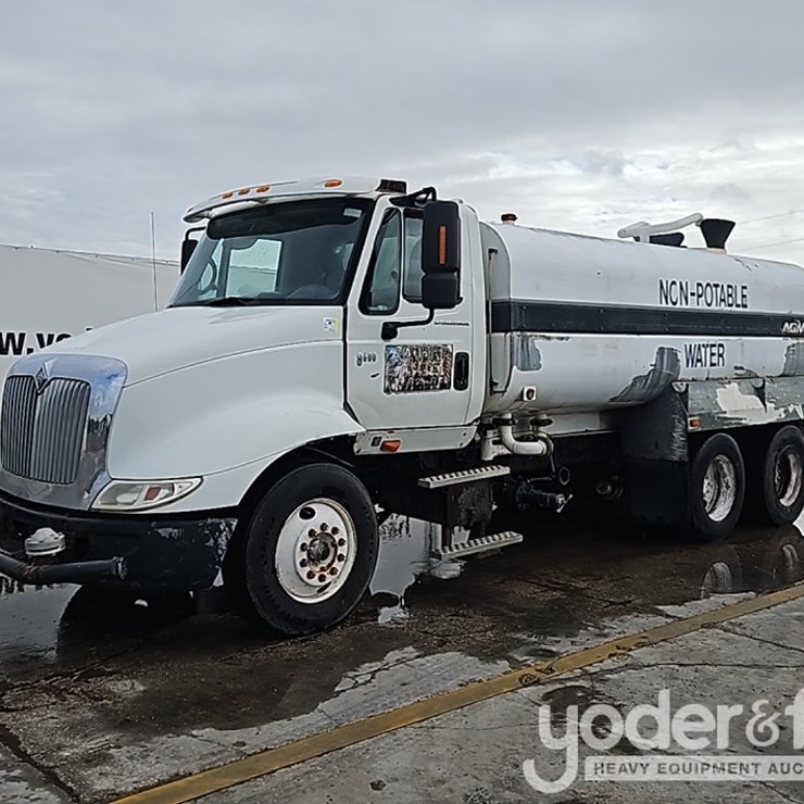 2005 INTERNATIONAL 8600