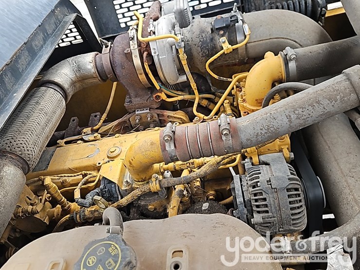 2016-deere-210g-image-34