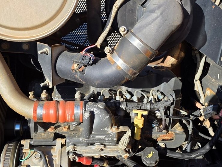 2013-case-850m-image-52