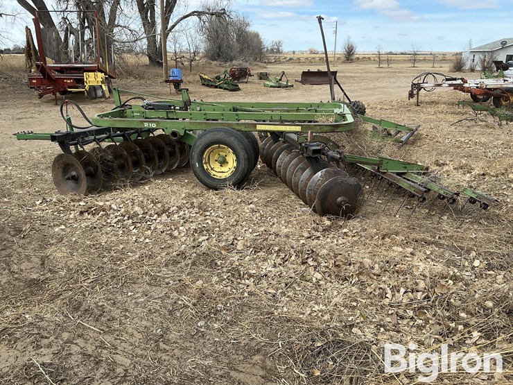 john-deere-210-image-8