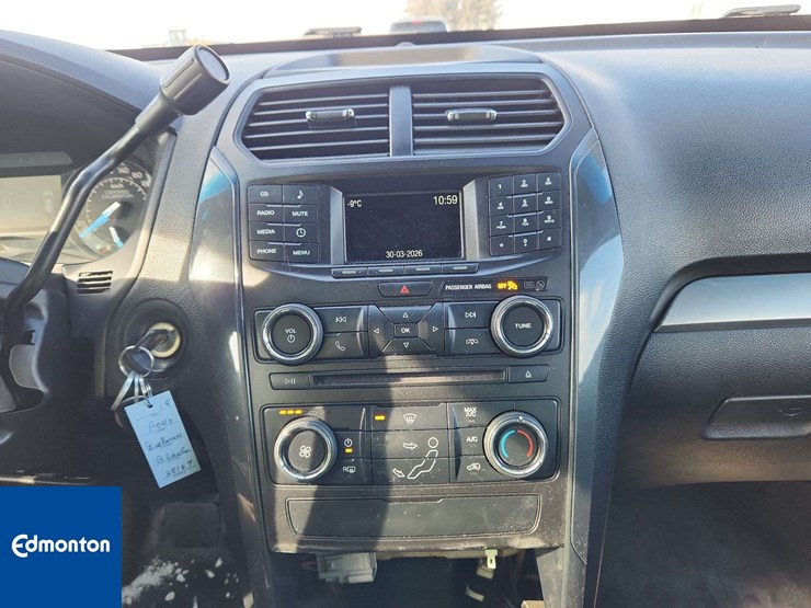 2018-ford-explorer-image-21