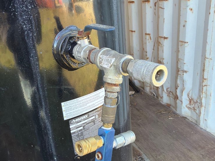 husky-air-compressor-image-5