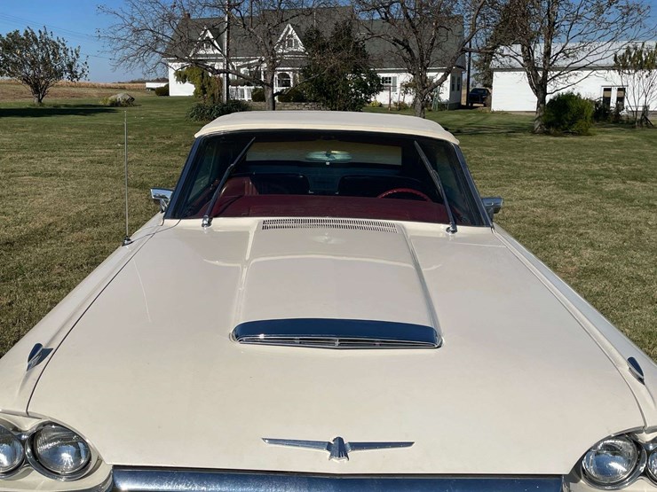 1965-ford-thunderbird-image-10