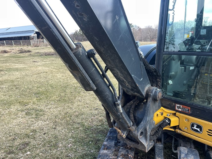 2020-deere-60g-image-17