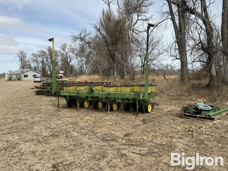 john-deere-7100-image-1