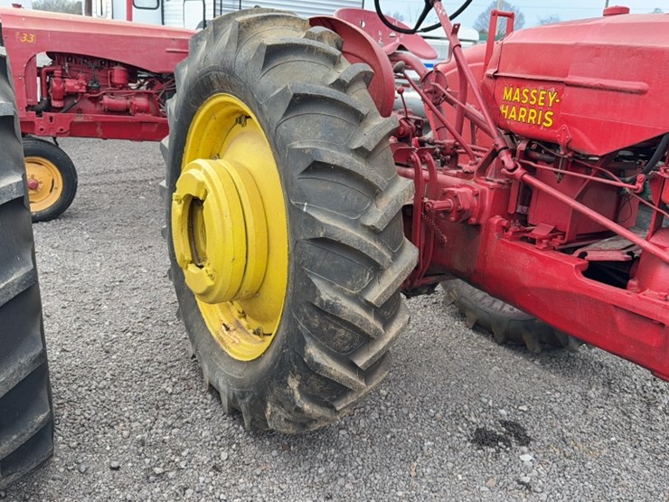 massey-harris-44d-special-image-7