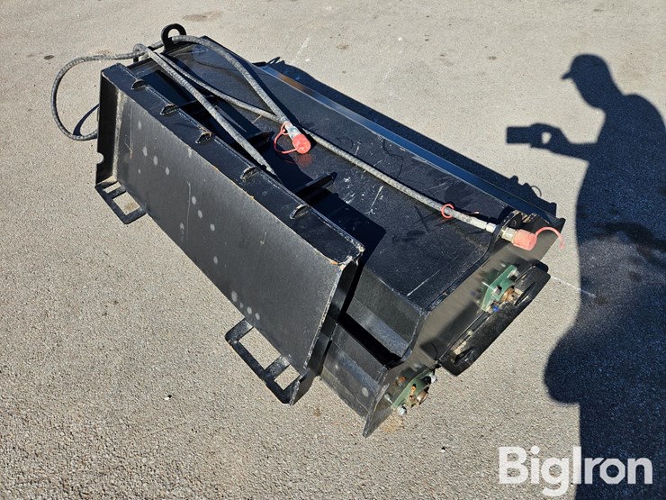 2025-massey-ferguson-730-image-5