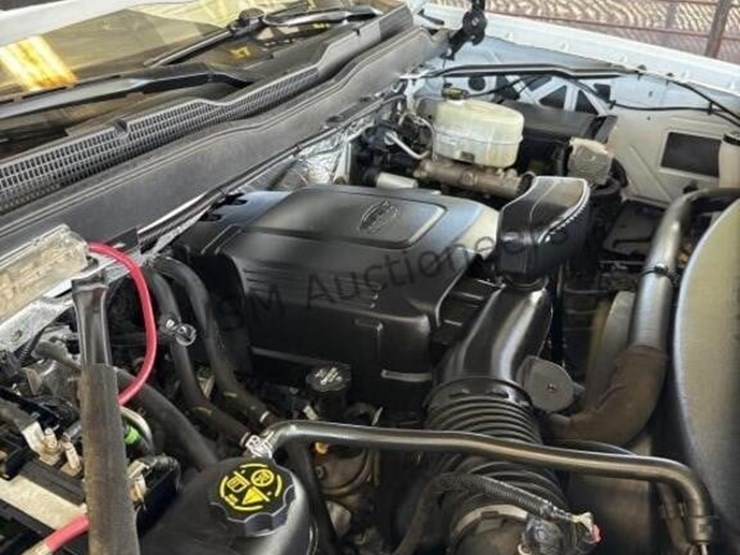 2016-chevrolet-silverado-2500hd-image-16