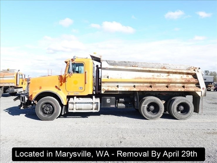 2000-freightliner-fld120-image-4