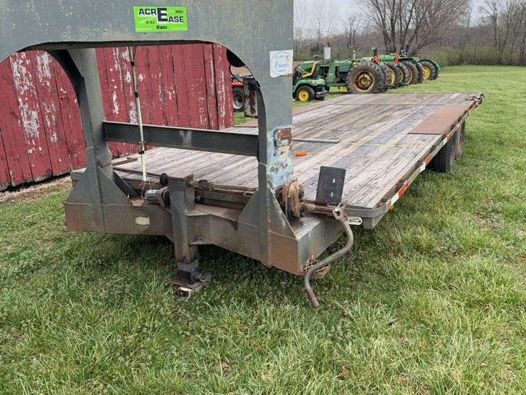 flatbed-gooseneck-trailer-22'-deck-image-5