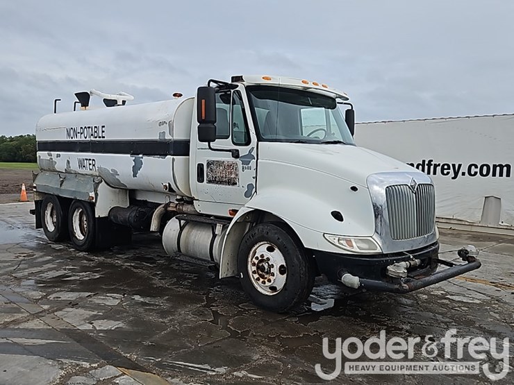 2005-international-8600-image-7