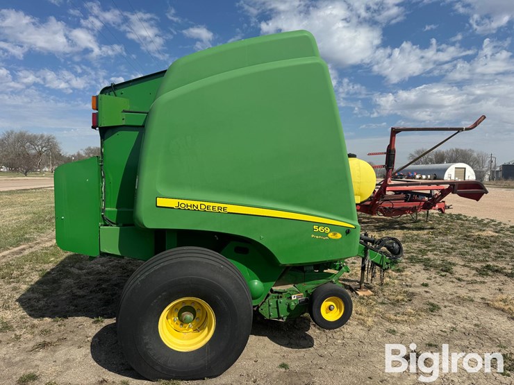 2014-john-deere-569-premium-image-4