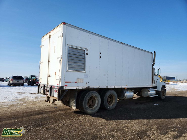 1998-mack-ch613-image-4