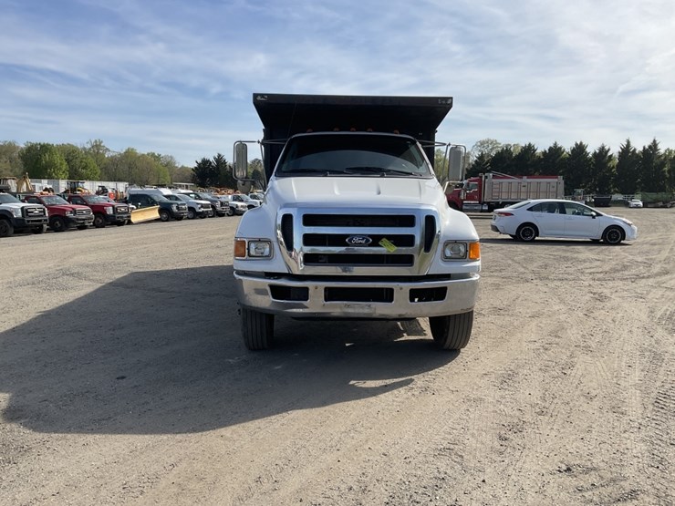 2012-ford-f750-image-2