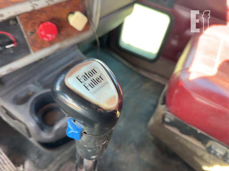 2002-kenworth-t800-image-61