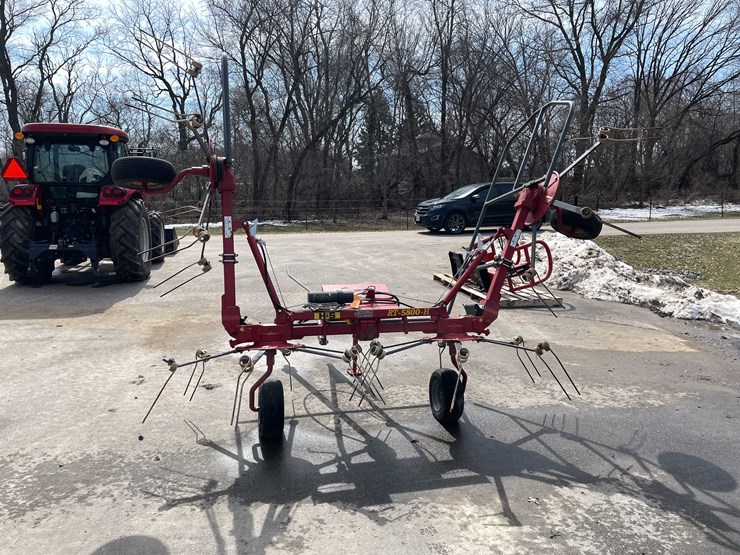 #146-•-h&s-hay-tedder-(stoughton,-wi)-image-2