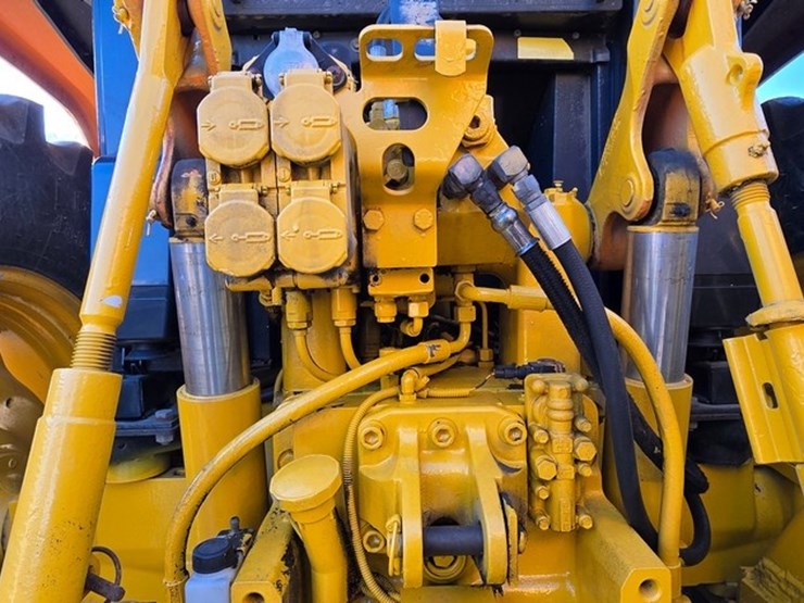 2002-john-deere-6410-image-28