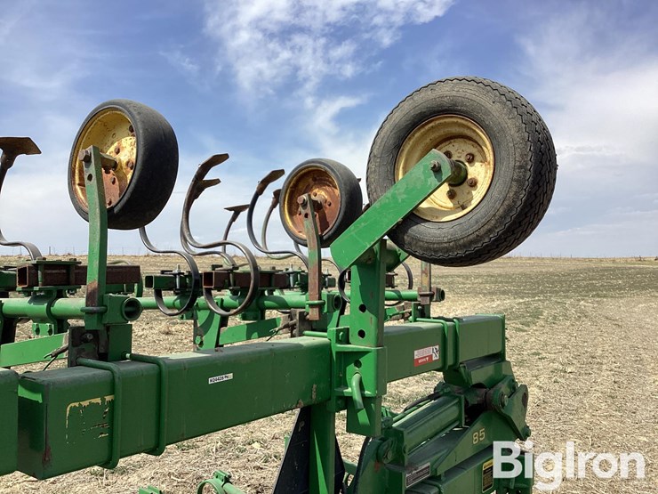 john-deere-85-image-17