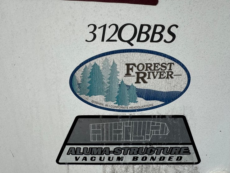 seller-#26.--2009-salem-camper,-31-feet,-bumper-hitch,-3-slides,-awning-image-2