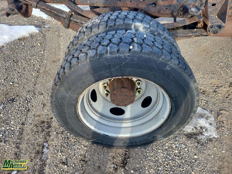 2006-ford-f550-image-11