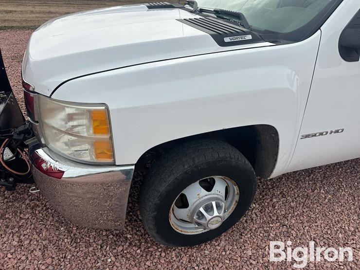 2010-chevrolet-3500-image-14