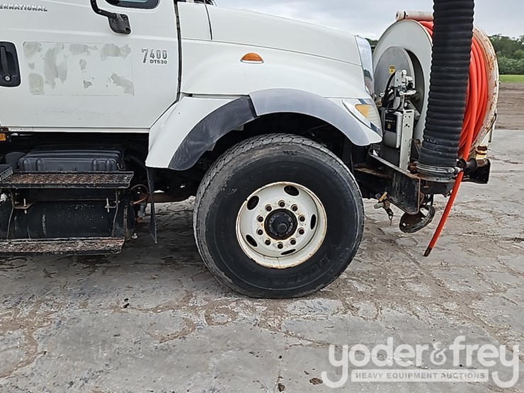 2004-international-7400-image-9