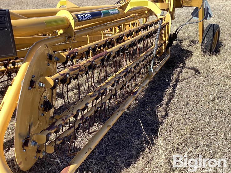 2017-vermeer-r2300-image-17