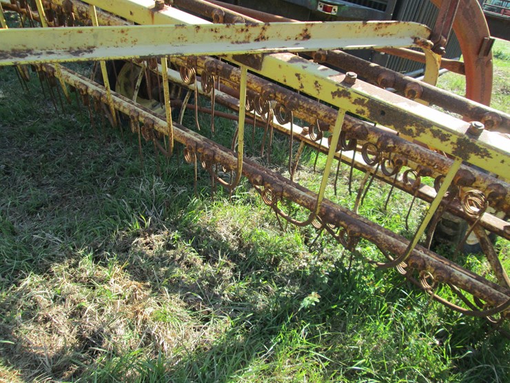 new-holland-256-image-12