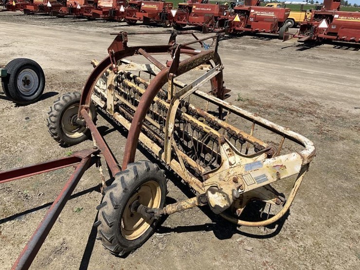 new-holland-260-image-5