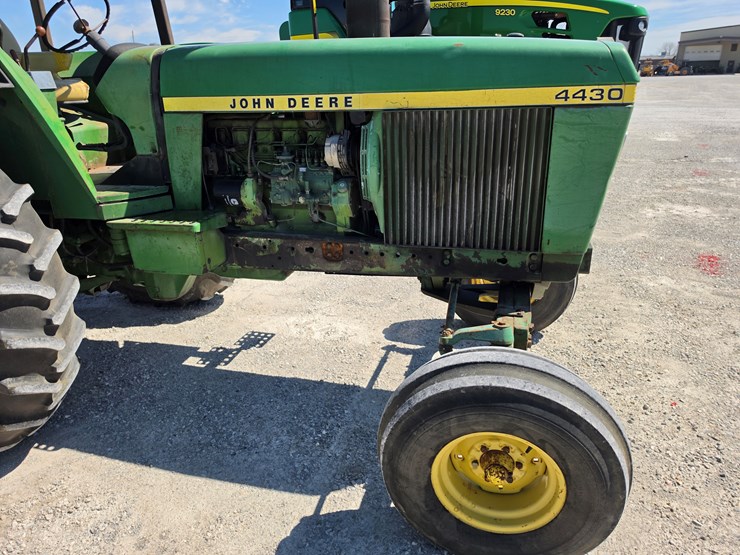 1977-john-deere-4430-image-19