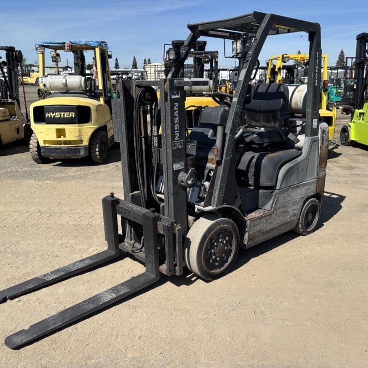 2011 NISSAN MCP1F2A25LV