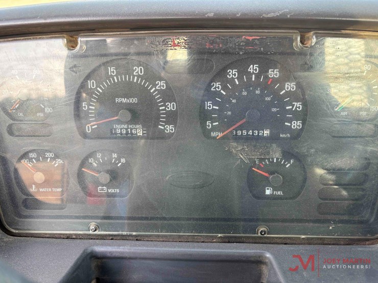 2000-sterling-lt9500-image-10