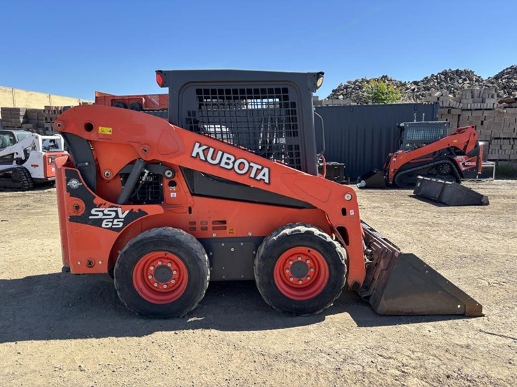 2018-kubota-ssv65-image-7