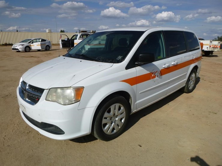 2014-dodge-grand-caravan-image-2