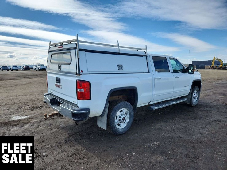 2016-gmc-sierra-2500hd-image-3