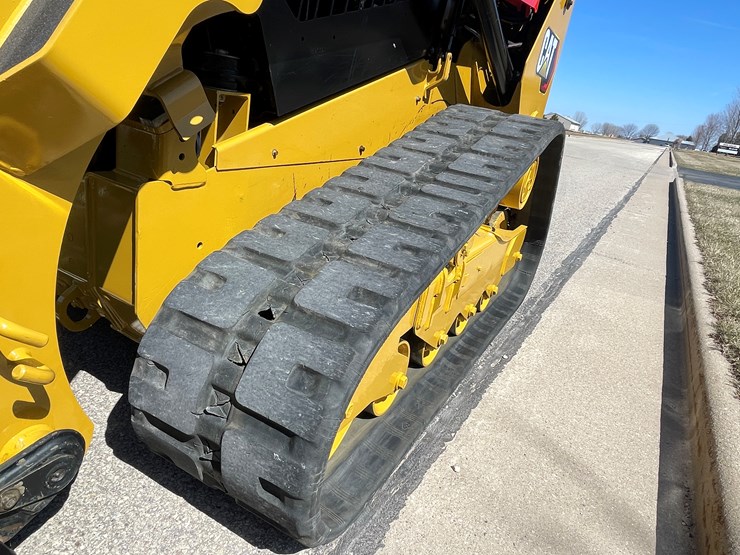 2019-caterpillar-259d3-image-10
