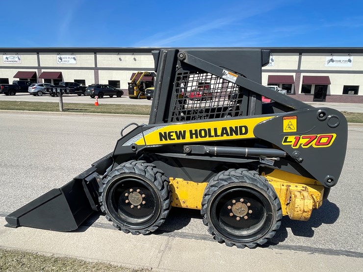 2006-new-holland-l170-image-8